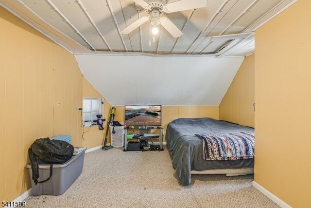 36 Pine St, Newton Town, NJ 07860