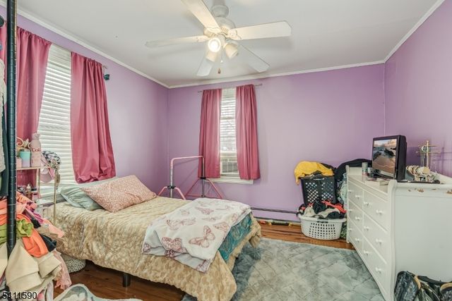 36 Pine St, Newton Town, NJ 07860