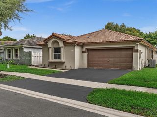 7249 NW 1st Manor, Plantation, FL 33317