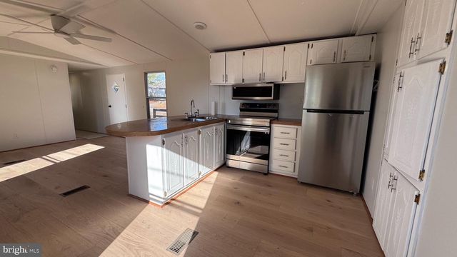 15642 DEER LODGE DR, Hagerstown, MD 21740