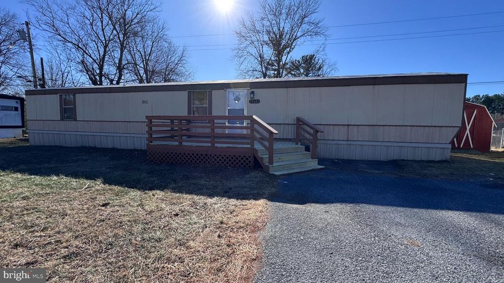 Image 1 of property listing at 15642 DEER LODGE DR, Hagerstown, MD 21740