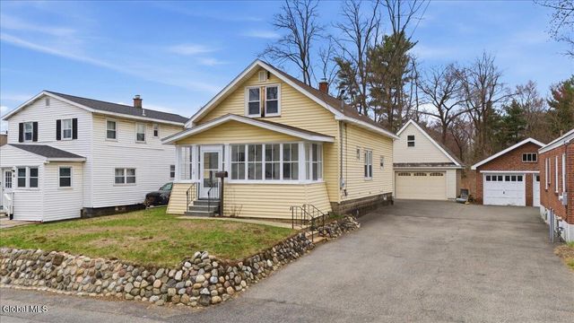 18 Pine Avenue, Colonie, NY 12205