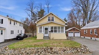 18 Pine Avenue, Colonie, NY 12205