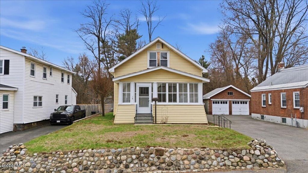 18 Pine Avenue, Colonie, NY 12205