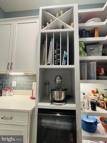 25766 FORERUNNER LN, Aldie, VA 20105