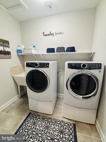 25766 FORERUNNER LN, Aldie, VA 20105