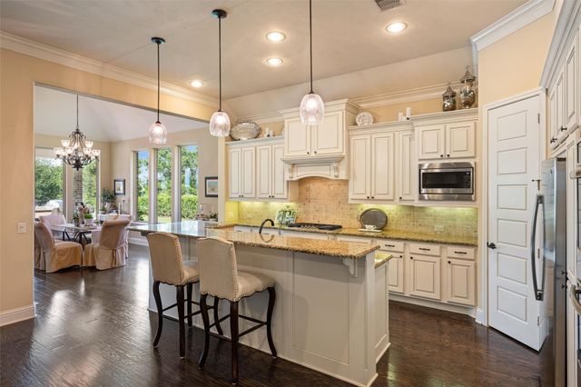 87 Lake View Loop, Fulshear, TX 77441