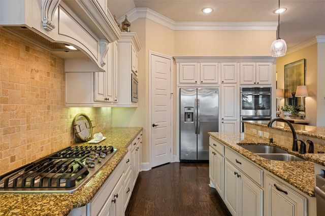 87 Lake View Loop, Fulshear, TX 77441