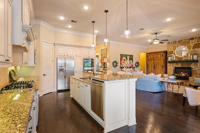 87 Lake View Loop, Fulshear, TX 77441