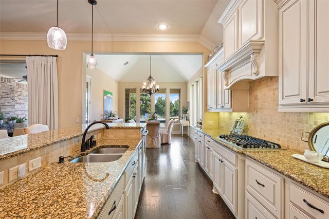 87 Lake View Loop, Fulshear, TX 77441