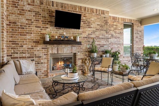 87 Lake View Loop, Fulshear, TX 77441