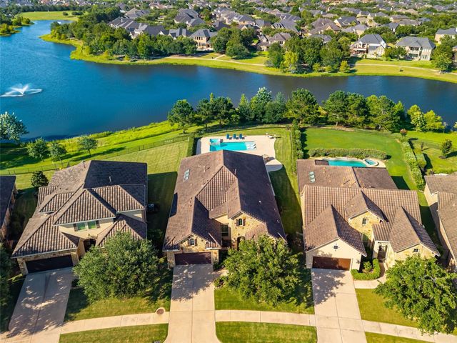 87 Lake View Loop, Fulshear, TX 77441