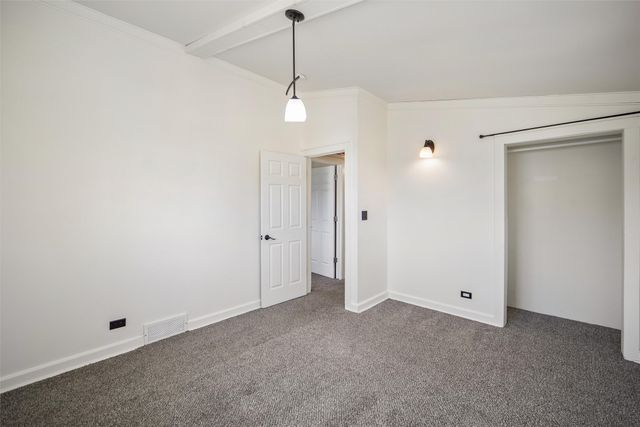 5685 NW 57th Avenue, Johnston, IA 50131