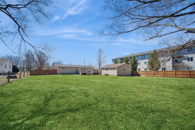 5685 NW 57th Avenue, Johnston, IA 50131