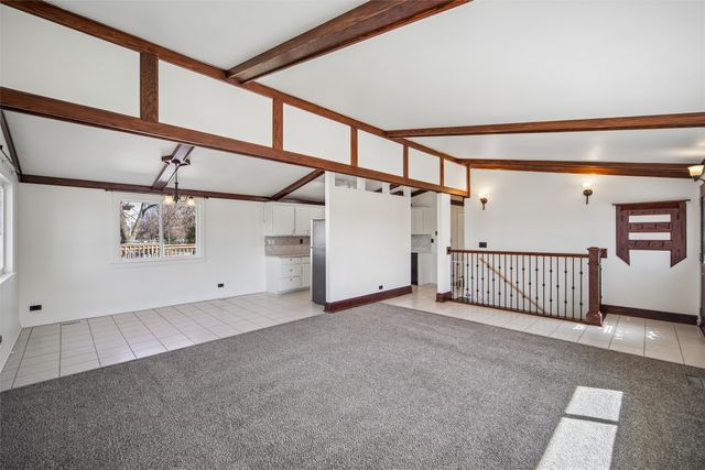 5685 NW 57th Avenue, Johnston, IA 50131