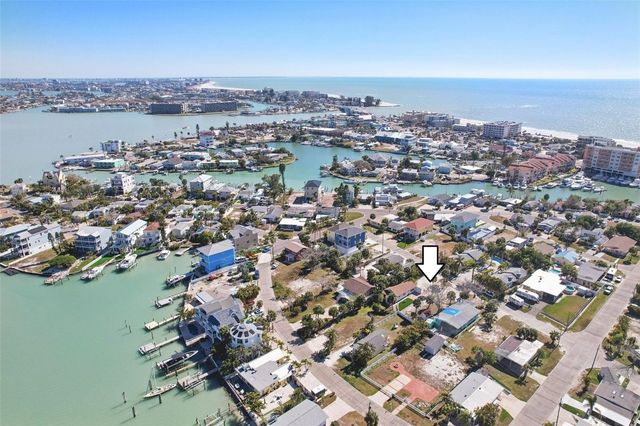 13135 4TH STREET E, Madeira Beach, FL 33708