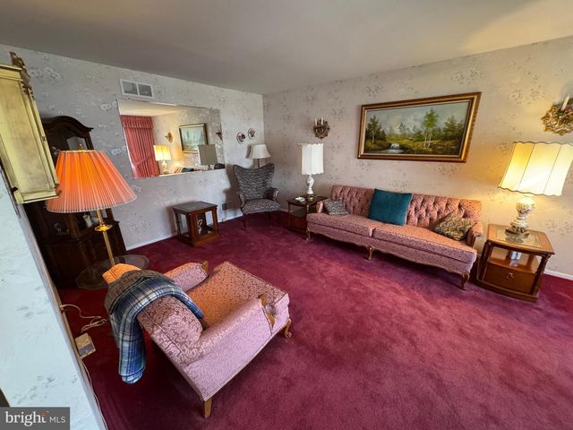 13039 RICHWOOD RD, Philadelphia, PA 19116