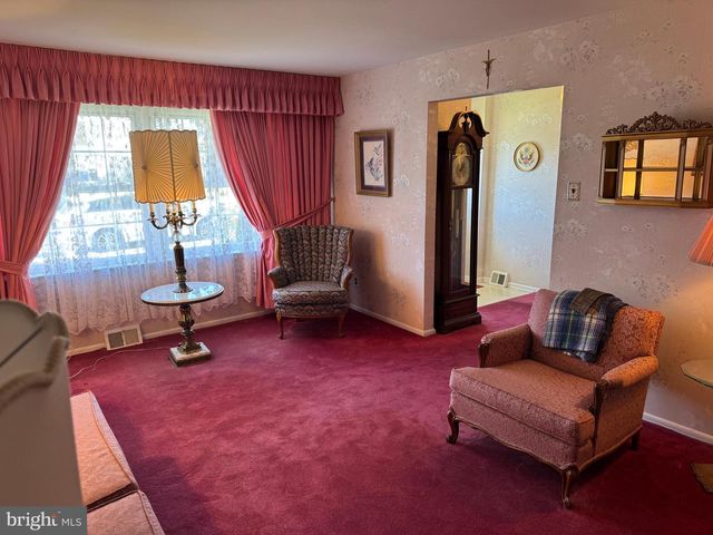 13039 RICHWOOD RD, Philadelphia, PA 19116