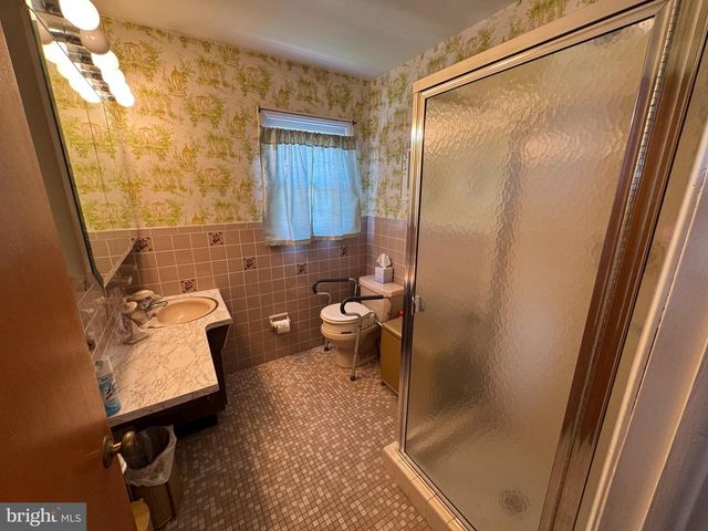 13039 RICHWOOD RD, Philadelphia, PA 19116