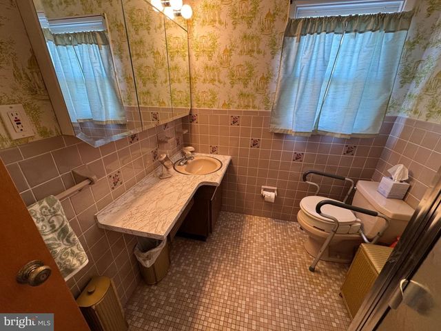 13039 RICHWOOD RD, Philadelphia, PA 19116