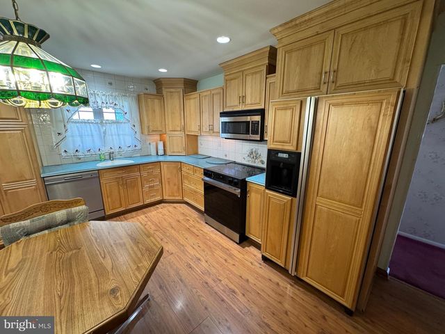 13039 RICHWOOD RD, Philadelphia, PA 19116