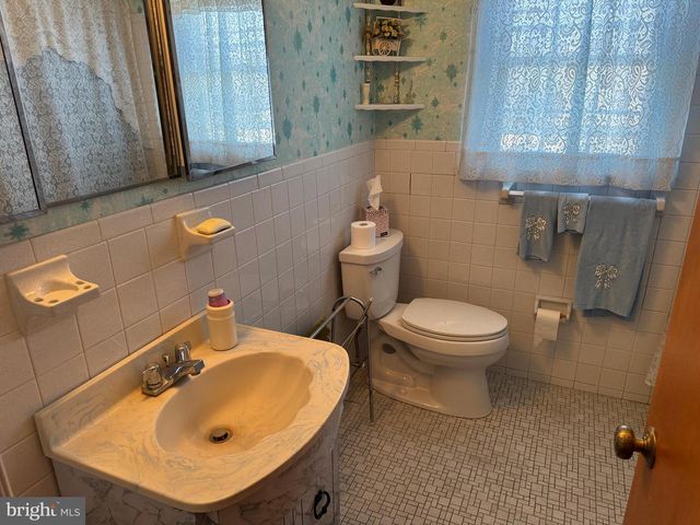 13039 RICHWOOD RD, Philadelphia, PA 19116