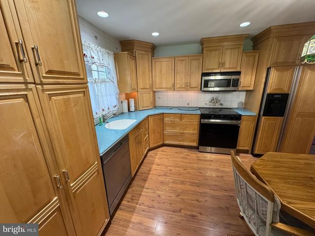 13039 RICHWOOD RD, Philadelphia, PA 19116