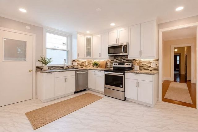 20 Chester St 1, Watertown, MA 02472
