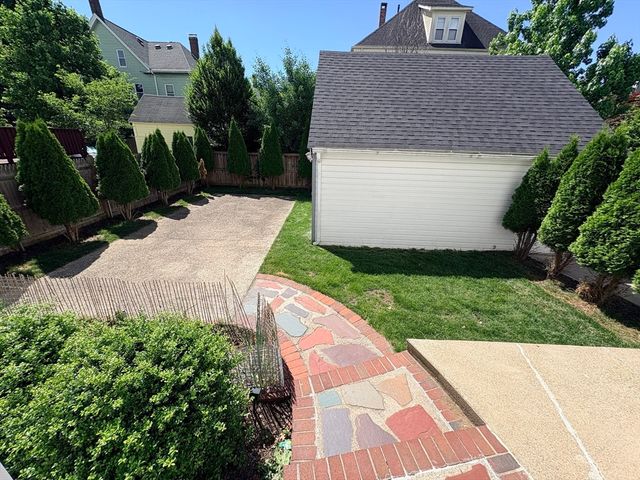 20 Chester St 1, Watertown, MA 02472