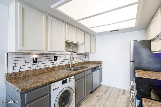 16602 N 25 Street 225, Phoenix, AZ 85032