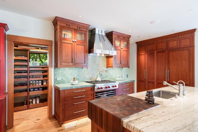 1250 Oakwood Ln, St. Helena, CA 94574