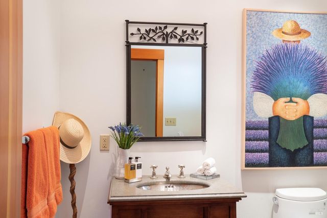 1250 Oakwood Ln, St. Helena, CA 94574