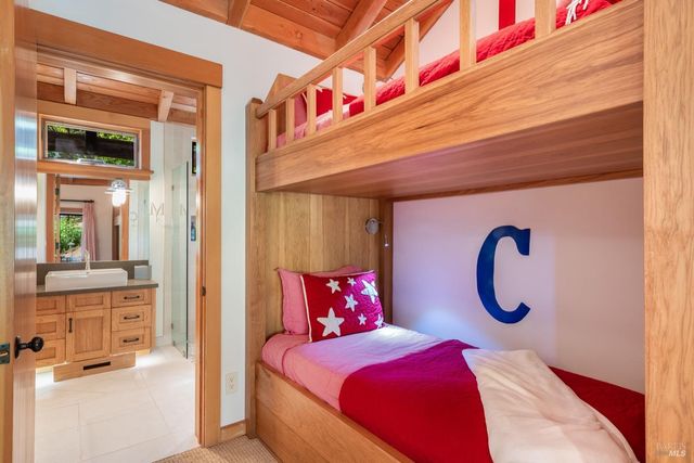 1250 Oakwood Ln, St. Helena, CA 94574