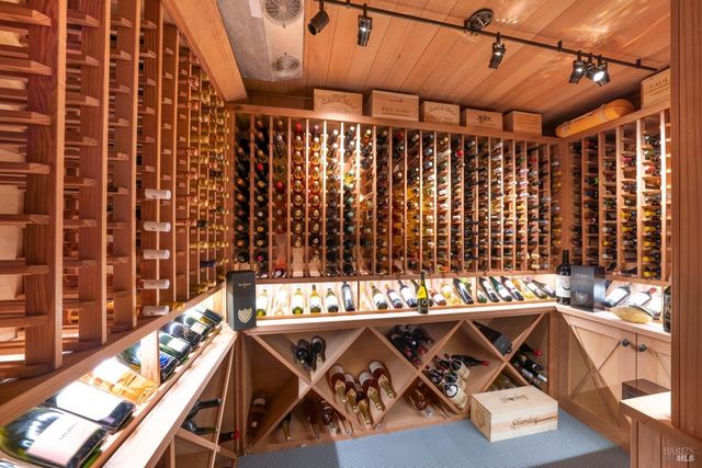 1250 Oakwood Ln, St. Helena, CA 94574