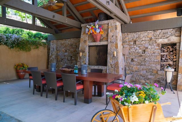 1250 Oakwood Ln, St. Helena, CA 94574