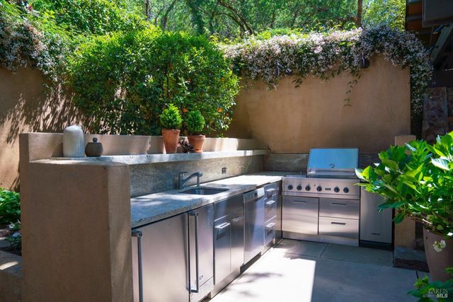 1250 Oakwood Ln, St. Helena, CA 94574