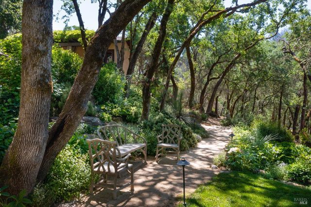 1250 Oakwood Ln, St. Helena, CA 94574