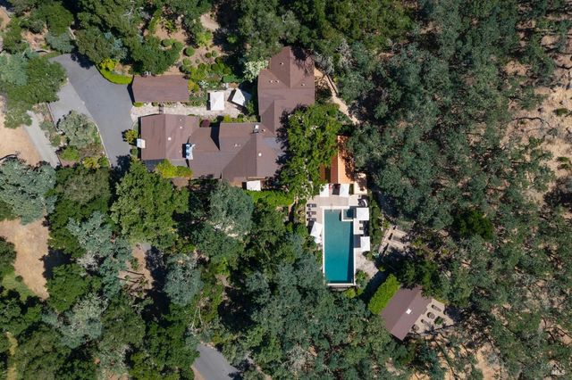 1250 Oakwood Ln, St. Helena, CA 94574