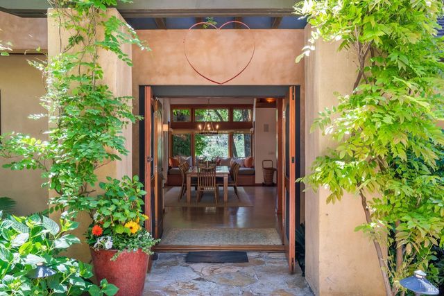 1250 Oakwood Ln, St. Helena, CA 94574