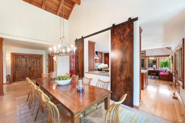 1250 Oakwood Ln, St. Helena, CA 94574