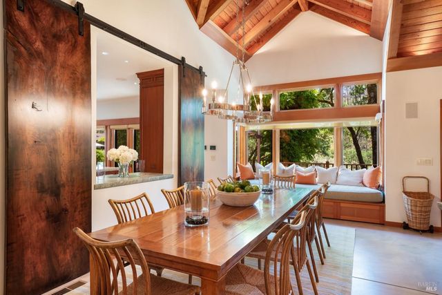 1250 Oakwood Ln, St. Helena, CA 94574