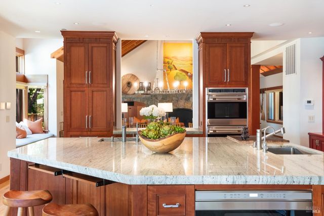 1250 Oakwood Ln, St. Helena, CA 94574