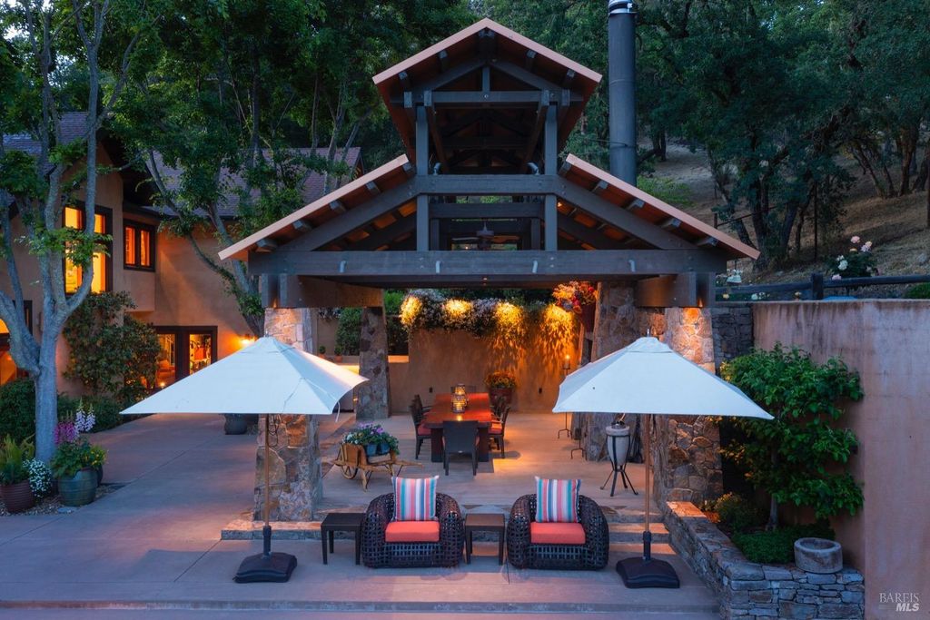 1250 Oakwood Ln, St. Helena, CA 94574