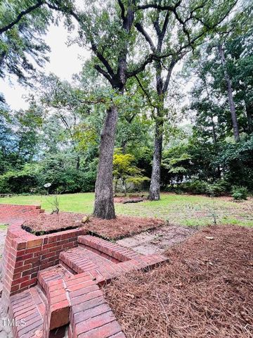 120 Dundee Road, Fayetteville, NC 28303