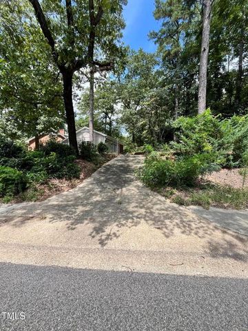 120 Dundee Road, Fayetteville, NC 28303