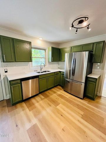 120 Dundee Road, Fayetteville, NC 28303