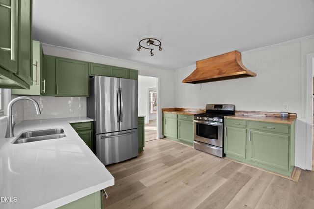 120 Dundee Road, Fayetteville, NC 28303