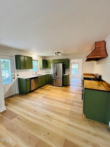 120 Dundee Road, Fayetteville, NC 28303