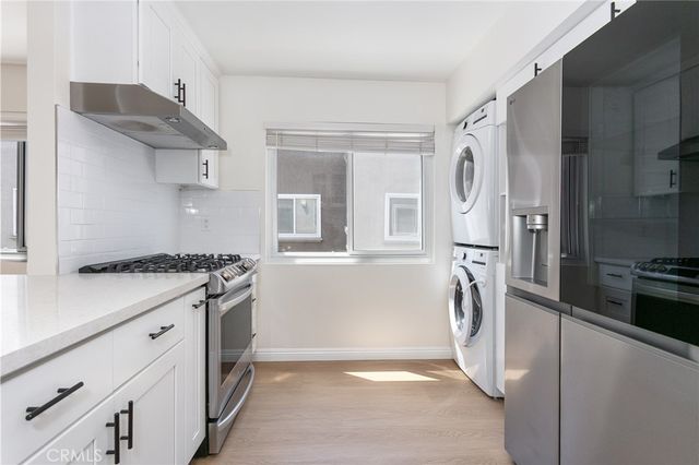 21901 Lassen Street 113, Chatsworth, CA 91311