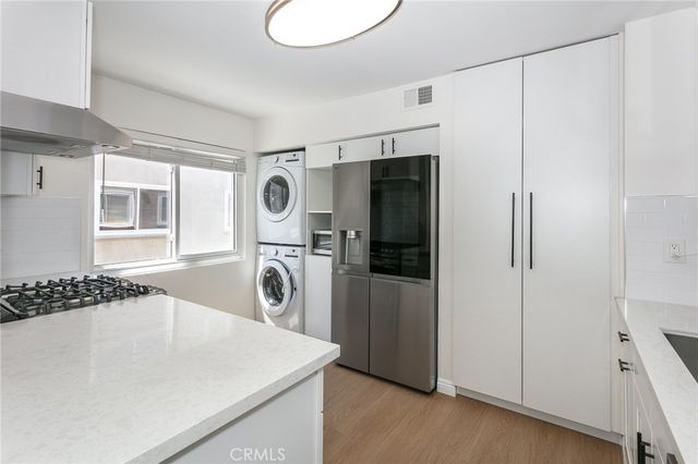 21901 Lassen Street 113, Chatsworth, CA 91311